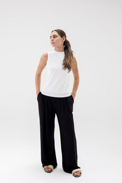 Basic Sleeveless Undershirt
