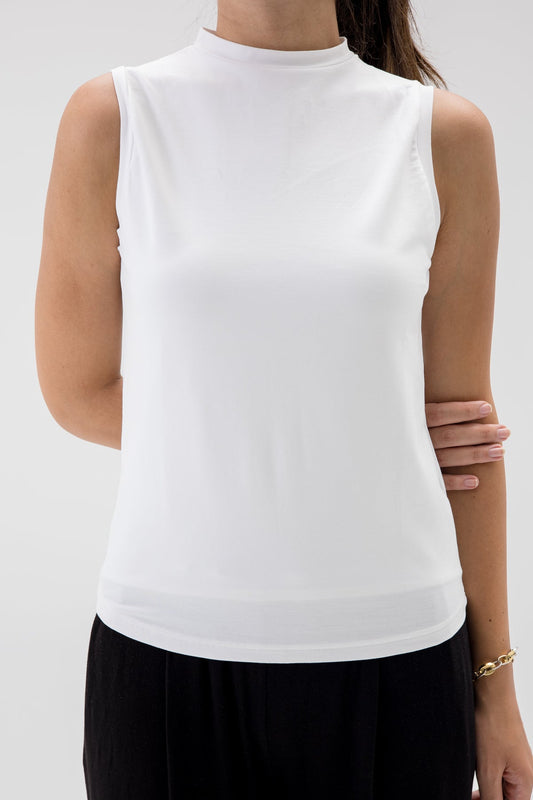 Basic Sleeveless Undershirt